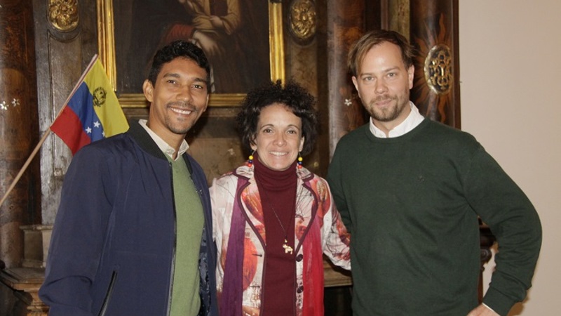 P. Luis Domingo, Marisol Carridio und Lukas Korosec / Manu Nitsch Lukas Korosec, Missionsprokurator der Salvatoriner