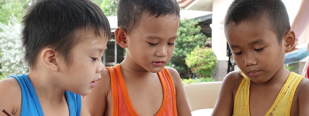MaZ: Kids in Manila