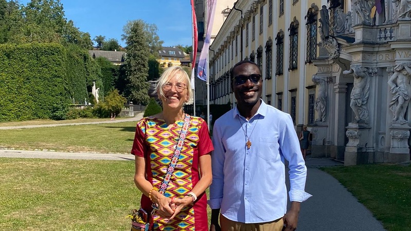 Ulrike Hifinger und Br. Justin Wangba / Ulrike Hifinger Ulrike Hifinger und Br. Justin Wangba