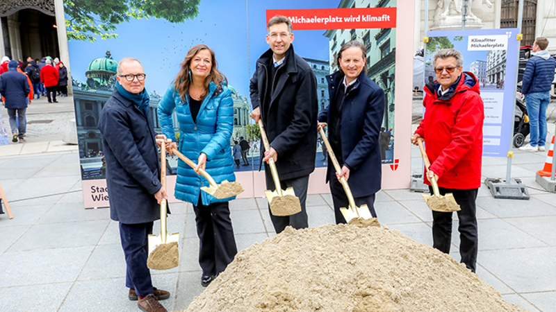 Architekt Paul Katzberger, Planungsstadträtin Ulli Sima, Bezirksvorsteher Markus Figl, Wolfgang Salcher, Landeskonservator für Wien und P. Erhard Rauch SDS, Pfarrer der Michaelerkirche