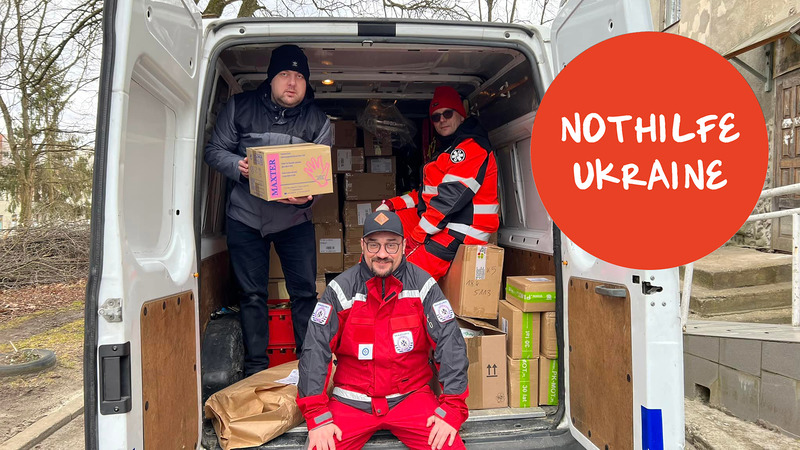 Polnische Salvatorianer packen Hilfsgüter für die Ukraine