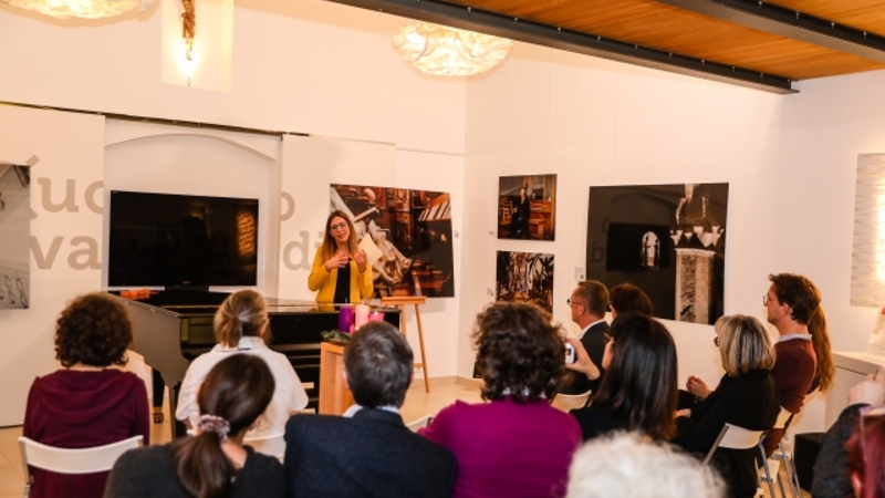 Benefizabend zur Fotoausstellung '#einfach statt zweifach - Gesichter der Orden' / Magdalena Schauer Benefizabend zur Fotoausstellung '#einfach statt zweifach - Gesichter der Orden'