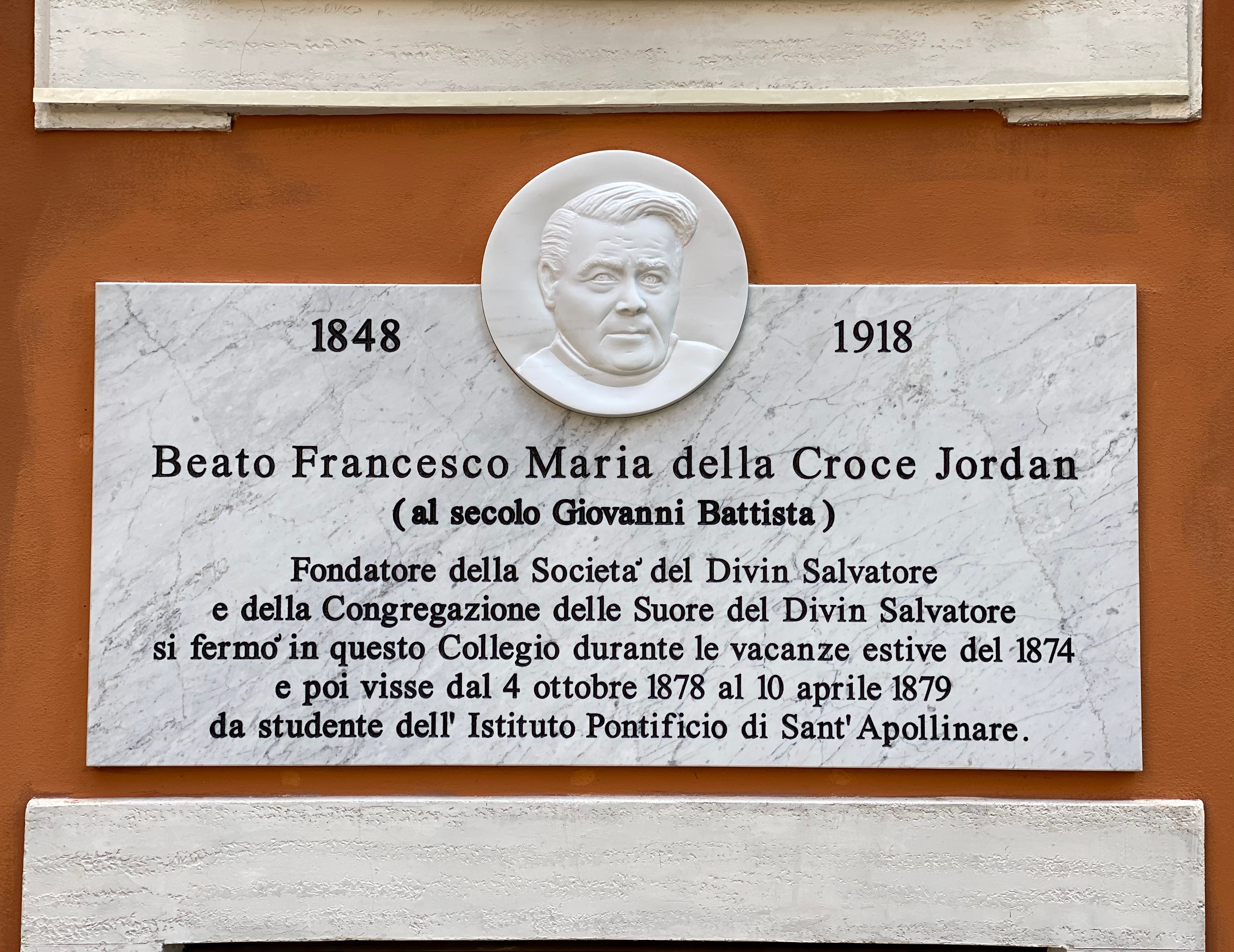 Sebastian Janoch Diese Gedenktafel wurde am 21. Juli – am 1. Gedenktag vom Seligen Franziskus Jordan – im Campo Santo enthüllt