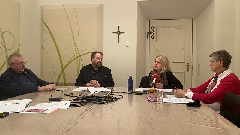 v.l.n.r: Provinzial P. Josef Wonisch, Robert Sonnleitner, Marta Lidia Dubel, Sr. Maria Schlackl