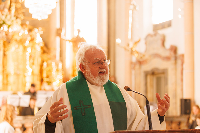 Den Gottesdienst stand unter anderem der Salvatorianer P. Leo Thenner vor. / Sonntagsblatt/Gerd Neuhold, Gerd Neuhold Den Gottesdienst stand unter anderem der Salvatorianer P. Leo Thenner vor.