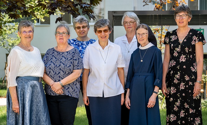 Sr. Maria Schlackl, Sr. Patricia Erber (Provinzleiterin), Sr. Elisabeth Wurzer, Sr. Irma Wurzer, Sr. Lydia Seidl, Sr. Ruth Kagerbauer und Sr. Erika Moser (v.l.) feierten am 15. August 2023 in Wien