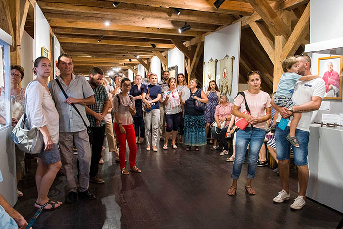 Ausstellung „100 Jahre Pfarrkirche Herz Jesu in Elisabethstadt'