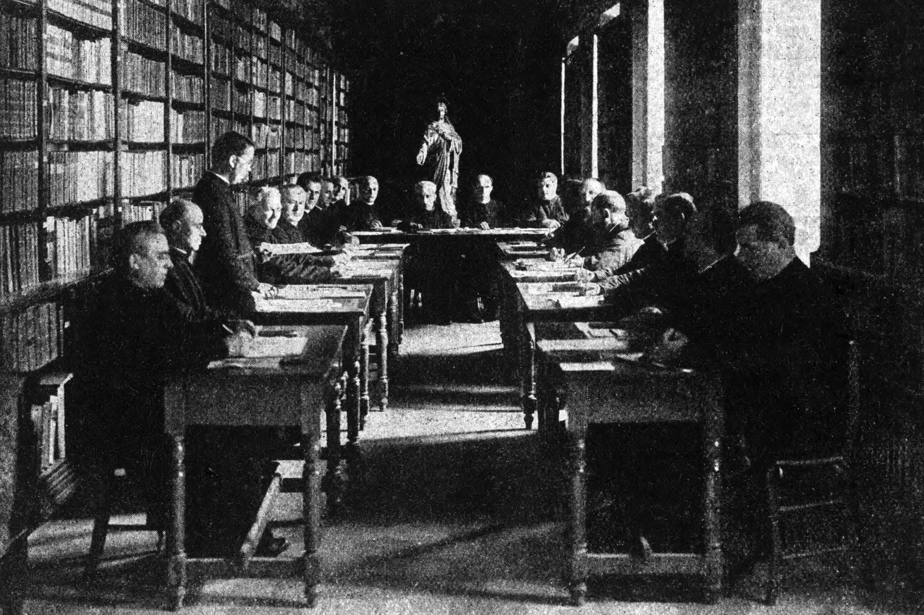 4. Generalkapitel, September 1921. Die Sitzungen tagten im großen Bibliotheksaal des Mutterhauses in Rom. / Annales SDS, Vol. II, Teil 1, Nr. 6, Rom, 1. November 1921, S. 97