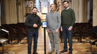 v.l.: Provinzial Márton Gál SDS, Pfarrmoderator der Pfarrkirche St. Michael; Emanuel Graf, Marketing Manager von Global Payments Österreich; Mario Kristo, Mitgründer Donero