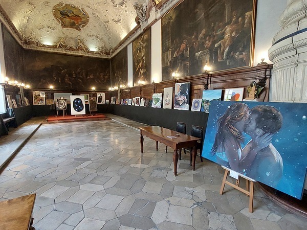Vorbesichtigung der Bilder der 12. Charity Kunstauktion der Salvatorianer in St. Michael