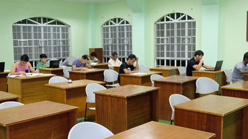 Ganz unaufgeregt der Studierraum 