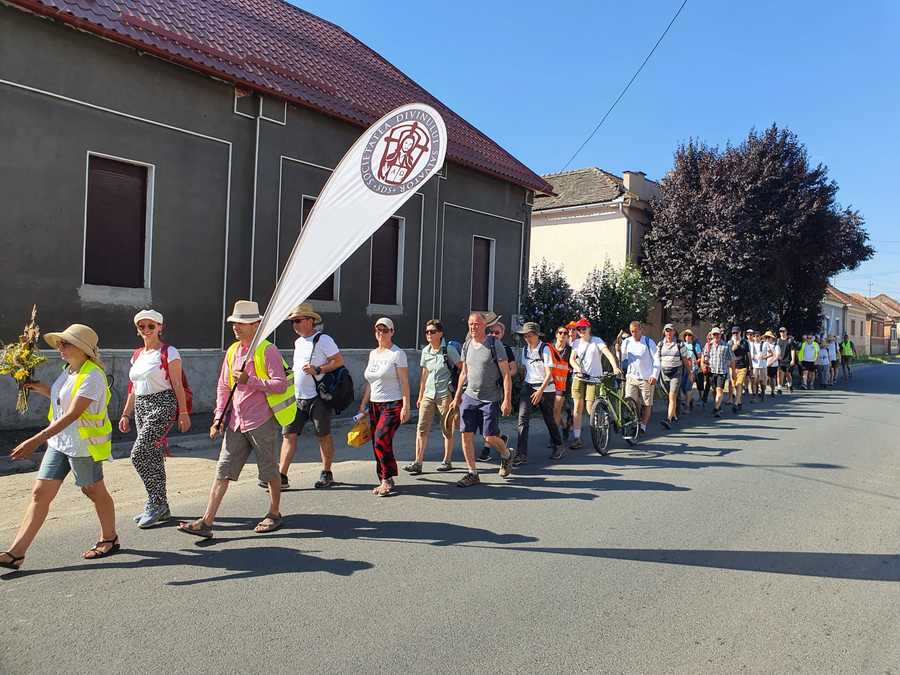 Von 12. bis 14. Juli 2024 fand wieder die traditionelle Fußwallfahrt von Temeswar nach Maria Radna statt. / SDS Von 12. bis 14. Juli 2024 fand wieder die traditionelle Fußwallfahrt von Temeswar nach Maria Radna statt.