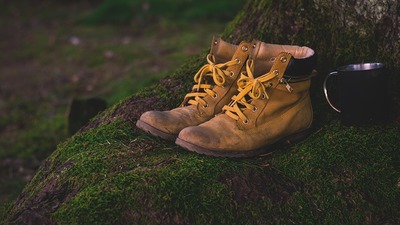 Wanderschuhe bei Nacht