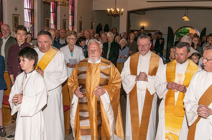 Am 23. Juni 2019 feierte P. Leo Thenner in St. Rupertus Graz-Hohenrain sein 40jähriges Priesterjubiläum / P. Leo Thenner Am 23. Juni 2019 feierte P. Leo Thenner in St. Rupertus Graz-Hohenrain sein 40jähriges Priesterjubiläum