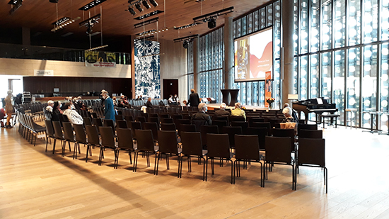 Foyer des Musiktheaters Linz am 18. Oktober 2020 / Robert Sonnleitner Foyer des Musiktheaters Linz am 18. Oktober 2020