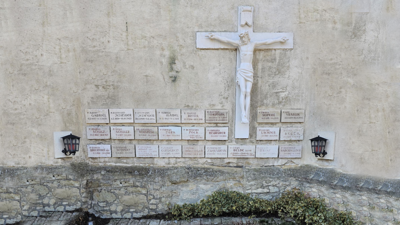  Priestergrab der Salvatorianer in Mistelbach (Pfarrkirche St. Martin)