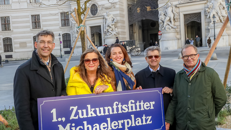 Bezirksvorsteher Markus Figl, Planungsstadträtin Ulli Sima, NEOS Wien Stadtplanungssprecherin Selma Arapovic, Pater Erhard Rauch und Architekt Paul Katzberger
