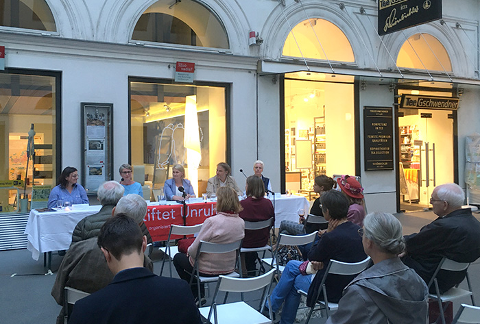 Am 2. September 2021 veranstaltete die Ordensinitiative 'ausserordentlich' eine Podiumsdiskussion zum Thema Obdachlosigkeit