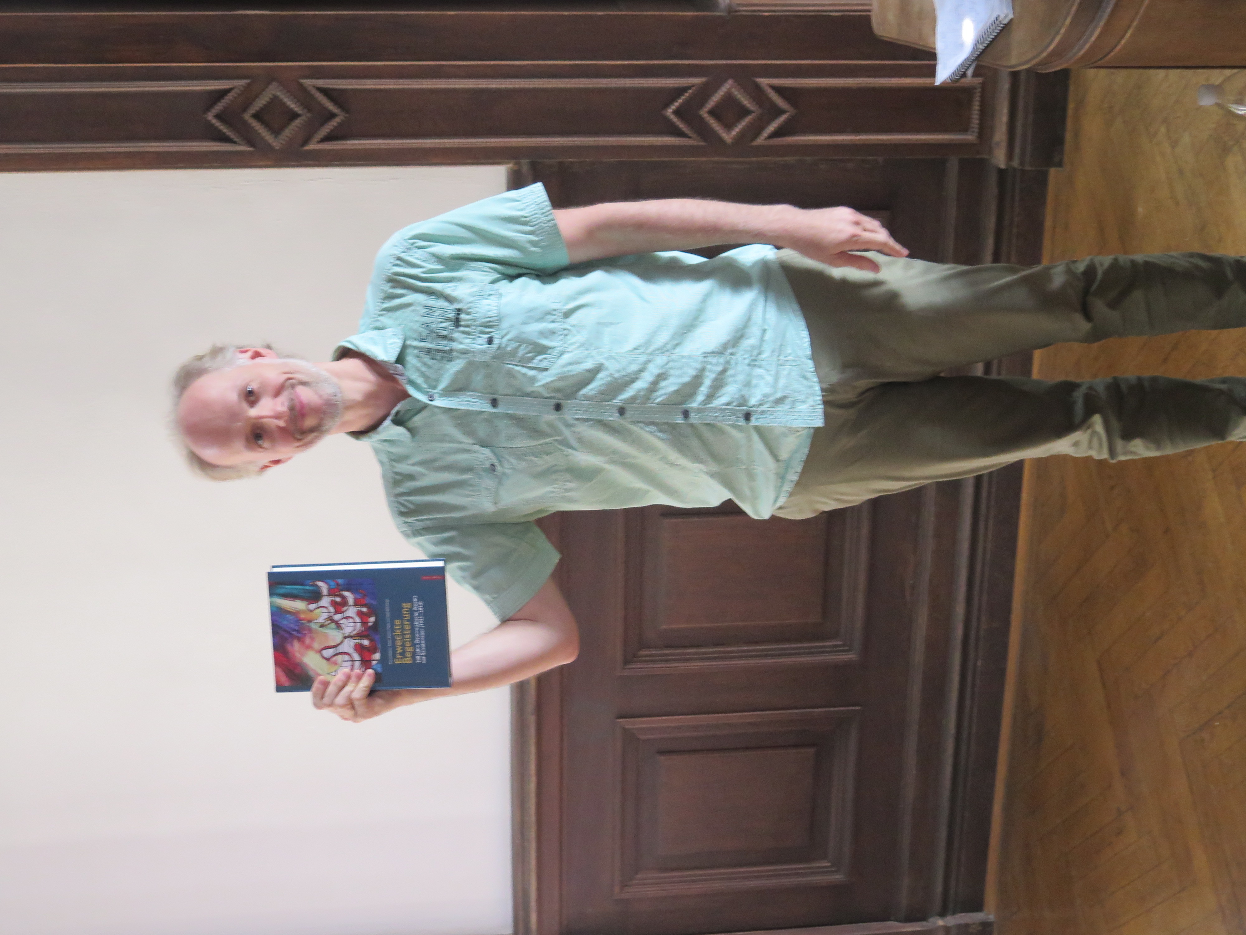 Robert Passini, Ordensarchivar der Salvatorianer in St. Michael (Wien I), stellte als Mitherausgeber das Buch 'Erweckte Begeisterung' vor, dass anlässlich des 100-Jahre-Jubiläums der österreichischen Provinz veröffentlicht wurde.        