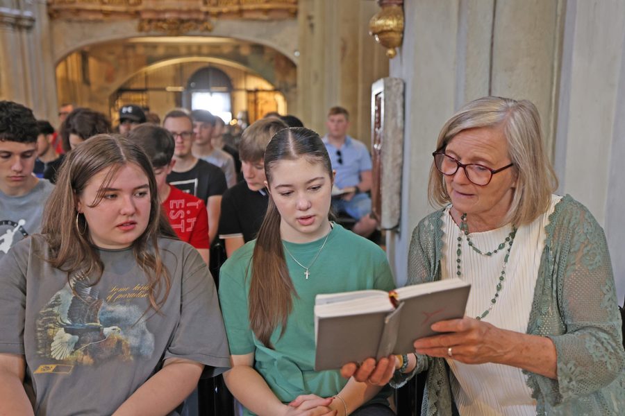 Die HTL Wien 10 zu Besuch in der Michaelerkirche