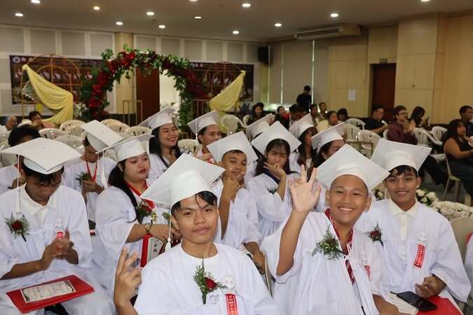 Puso sa Puso Philippinen: Das Programm begleitet Jugendliche auf ihrem Weg zurück in die Bildung und ermöglicht ihnen einen staatlich anerkannten Schulabschluss