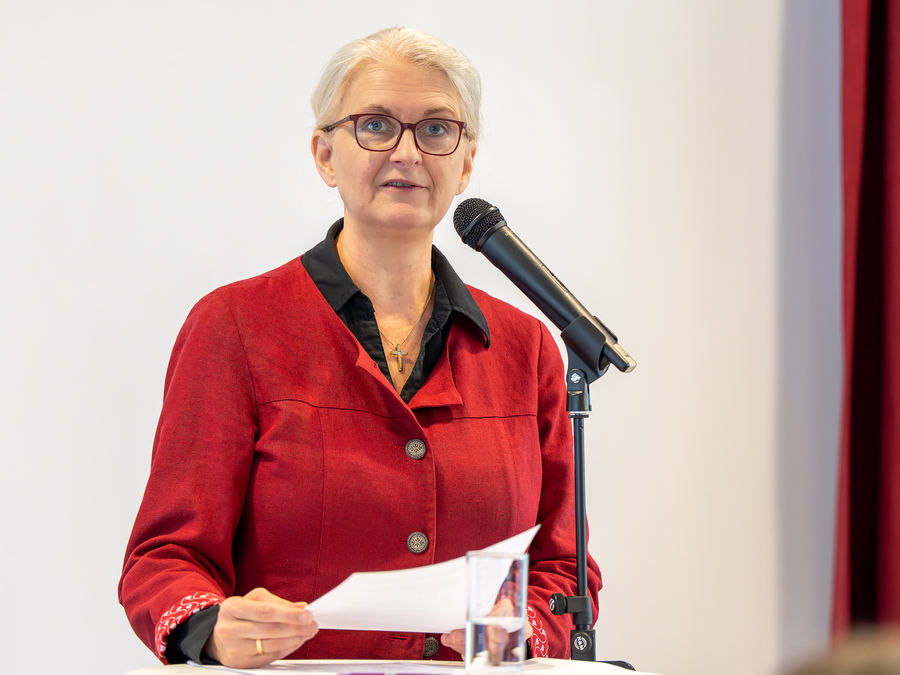 In ihrem Impulsreferat machte sich Elisabeth Birnbaum Gedanken über die Bedeutung der Kirche in einer modernen Welt.