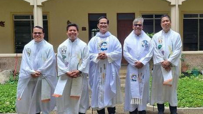 Fr. Joselito (Pfarrer), Fr. Christoph (Slumschule), Fr. Wilson (Superior), Fr. Viony (Novizenmeister), Fr. Florencio (Sekretär)