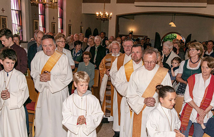 Am 23. Juni 2019 feierte P. Leo Thenner in St. Rupertus Graz-Hohenrain sein 40jähriges Priesterjubiläum / P. Leo Thenner Am 23. Juni 2019 feierte P. Leo Thenner in St. Rupertus Graz-Hohenrain sein 40jähriges Priesterjubiläum