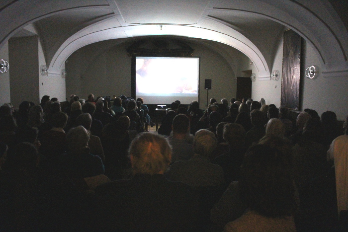 8.2.2019: Internationaler Gebetstag gegen Menschenhandel in St. Michael: Kinofilm JOY